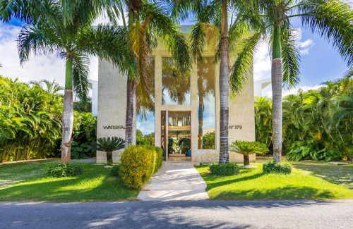 Bavaro Villa | Luxury Rentals in Punta Cana - Exclusive Waterfall Villa with Private Pool, BBQ, Maid, Golf