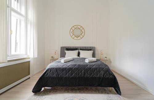 Orszagut Apartment | Luxury Residence by Castle District, Free Parking