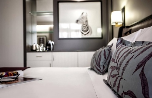 Gaborone Hotel | Luxury Resort in the Center of Gaborone! Free Airport Transfer, Pool and Spa!