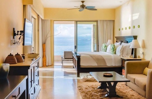 Villa de Guadalupe Hotel | Luxury Resort Living – 2BR/3BA Garza Blanca Suite for 6