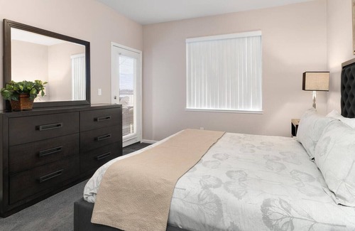 Reno/Tahoe Airport Apartment | Luxury Resort Style Condo with Deluxe Amenities