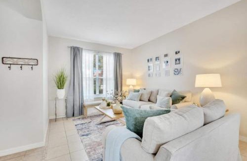 Solana House | Luxury Retreat W Heated Pool Near Disney!