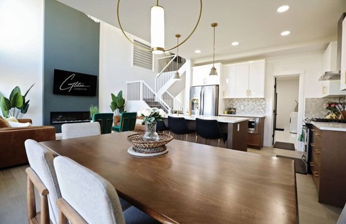 Southwest Edmonton House | Luxury Retreat With A/C|Fireplace|Garage|Disney+
