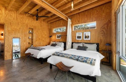 Llano House | Luxury Riverfront Retreat - 6 Cabins - Private Pool