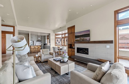 Bend Condo | Luxury Rooftop Condo in the Heart of Downtown Bend, Cascade Mountain views