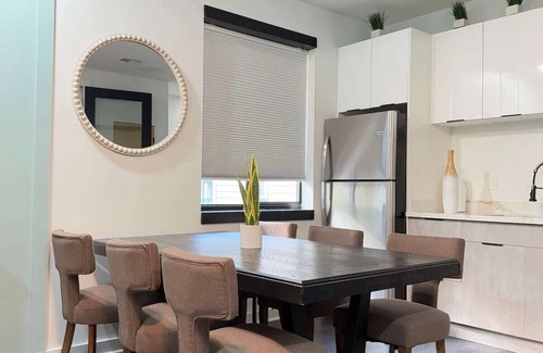 Faubourg Lafayette Villa | Luxury Rooftop Villa mins from French Quarter and Superdome