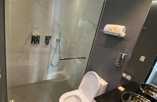 El Poblado Hotel | Luxury Room with Jacuzzi and Amazing View