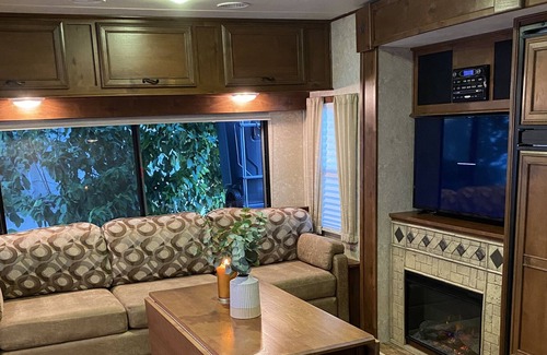 Cave Creek House | Luxury RV in Beautiful Cave Creek!