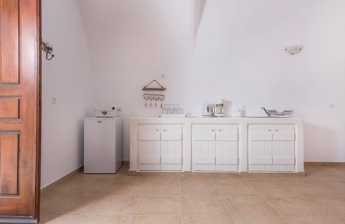 Pyrgos Villa | Luxury Santorini Residence | 2 Bedrooms | Villa Lucy | Spacious Terrace | Pyrgos