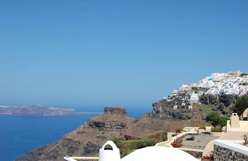 Finikia Villa | Luxury Santorini Villa | Villa Elysian Enas | Private Plunge Pool | 2 Bedrooms.