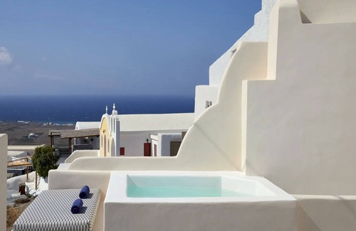 Finikia Villa | Luxury Santorini Villa | Villa Elysian Enas | Private Plunge Pool | 2 Bedrooms.
