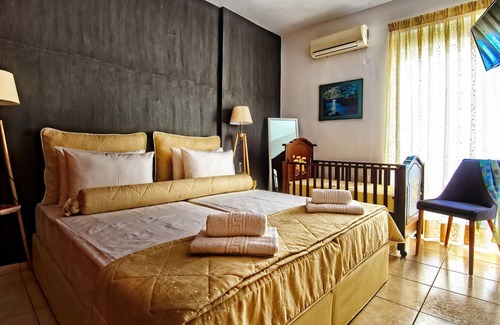 Heraklion Apartment | Luxury Sea-View Penthouse with Outdoor Jacuzzi