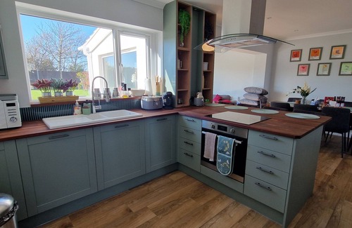 Dover House | Luxury Sea View Retreat with Hot Tub – Sleeps 8