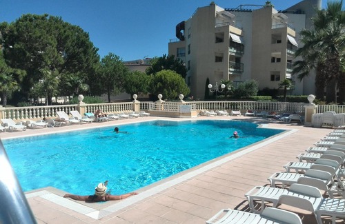 Cros-de-Cagnes Apartment | Luxury Seafront Apartment With Large Private Garden