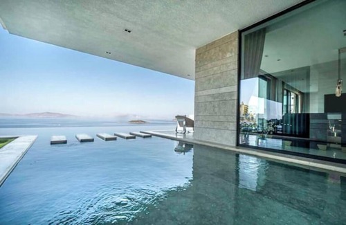 Ortakent House | Luxury Seafront Villa Pool Breakfast Included