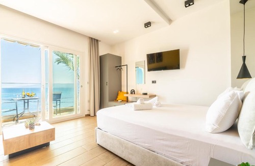 Limenas Chersonisou Apartment | Luxury SeaSide Suites
