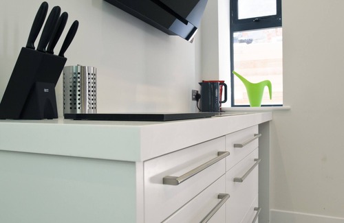 Newquay City Centre House | Luxury Self Catering House with Hot Tub short walk to beaches and town