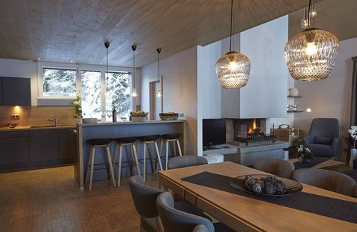 Les Carroz-d'Araches Apartment | Luxury ski-in ski-out apartment, 8 pers, fireplace at Les Carroz d'Arâches