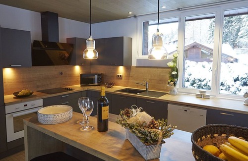 Les Carroz-d'Araches Apartment | Luxury ski-in ski-out apartment, 8 pers, fireplace at Les Carroz d'Arâches