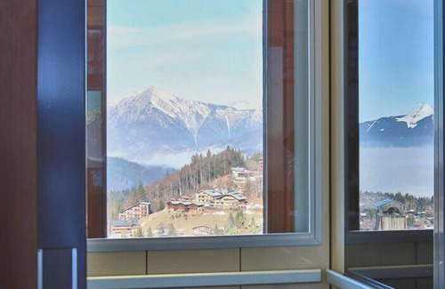 Les Carroz-d'Araches Apartment | Luxury ski-in ski-out apartment, 8 pers, fireplace at Les Carroz d'Arâches
