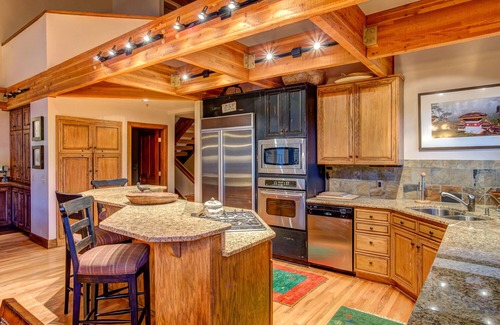 Deer Valley House | Luxury ski-in/ski-out in lower DV, RARE FIND! Gorgeous views from privat hot tub