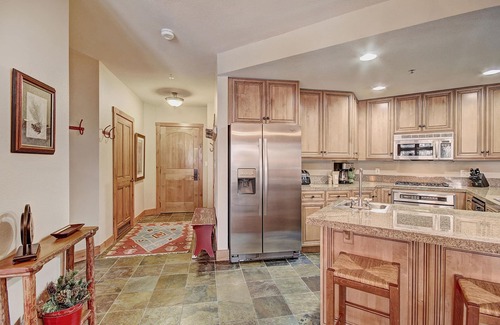 River Run Condo | Luxury Ski in Ski out Condo/Pool and Hot Tub Access/Private BBQ