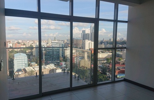 Nairobi Apartment | Luxury Skynest Apartment with Pool and Cityview, Westlands