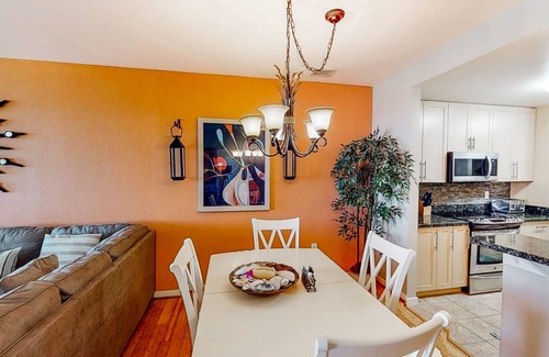 Sandbridge Condo | Luxury south-side condo with great views of the Atlantic/Back Bay, pools, & gym