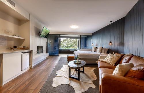 Montville Apartment | Luxury Spa Retreat with Ocean and Hinterland Views