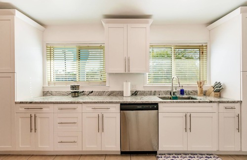 Fort Myers House | Luxury Spacious Home Pool, Boat Dock Gulf Access! Fits up to 12 people
