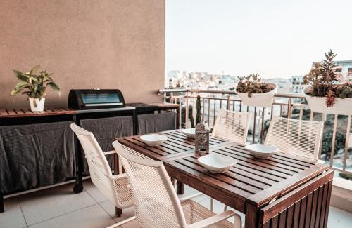 Paceville Apartment | Luxury & spacious 3 bedroom, large balcony KBAS1-3