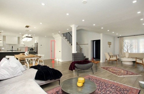 Aurora House | Luxury & Spacious 5BR Modern Villa | Stylish Stay Near Toronto