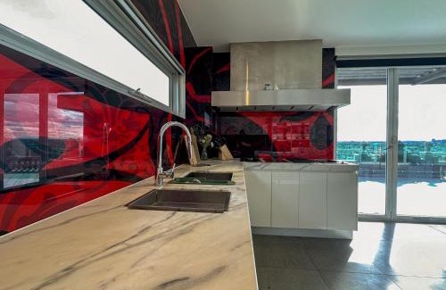 Northcote Apartment | Luxury Stay in Premium Penhouse