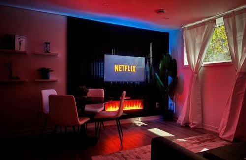 Niagara Falls Apartment | Luxury Stay Near Niagara Falls