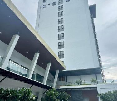 Poblacion District Apartment | Luxury Studio near Abreeza