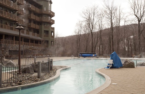 Stowe Area Apartment | Luxury Studio Ski in -ski out Mt Mansfield Views, Mountain Golf Course Access
