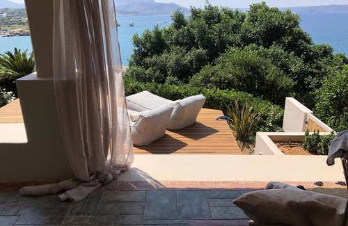 Plaka Apartment | Luxury Studio With Amazing Sea View And Swimming Pool
