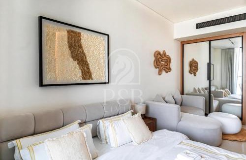 Madinat Zayed Apartment | Luxury Studio with Canal Views Trillionaire Residences