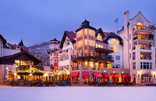 Vail Condo | Luxury Suite for 8 | Roof Top Pool & Hot Tubs!