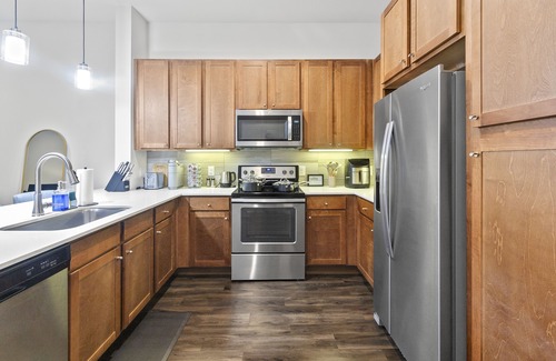 Central Business District Apartment | Luxury Suite in Downtown Houston