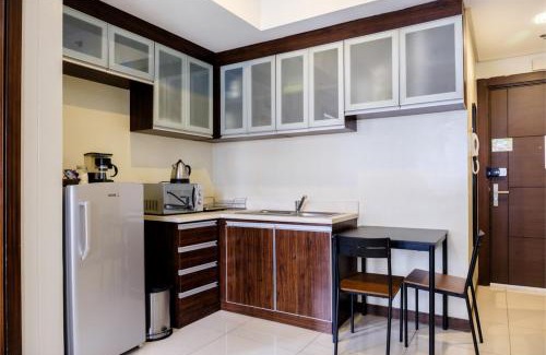 Wack-Wack Greenhills Apartment | Luxury suite next to Shangrila and Westin Hotels