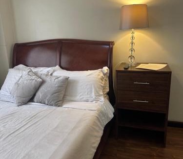 Wack-Wack Greenhills Apartment | Luxury suite next to Shangrila and Westin Hotels