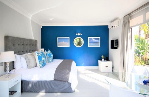 Sunset Beach Apartment | LUXURY SUITE - OCEAN BREEZE SUNSET BEACH