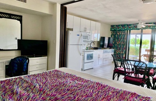 Red Hook Resort | Luxury Suite on the Sand @ Sapphire Beach Resort I