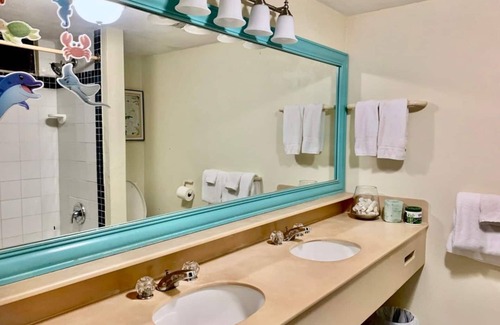 Red Hook Resort | Luxury Suite on the Sand @ Sapphire Beach Resort I