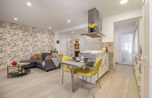 Granada City Center Apartment | LUXURY SUITE SOLARILLO DE GRACIA