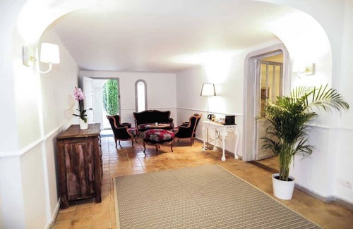 Paluds de Noves Bed & Breakfast | Luxury suite with terrace and private pool and spa
