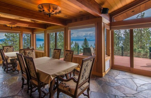 Lake Forest House | LUXURY Tahoe modern home! Tahoe City Close