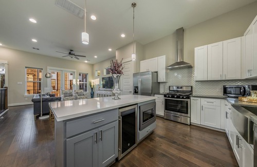 South Central Houston House | Luxury Townhome in Downtown Houston, TX 3BR 3.5Bath