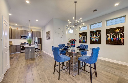 Northside House | Luxury Townhouse in Greater Fifth Ward!